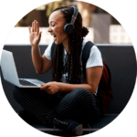 femme en visio : le coaching en ligne est une solution pour tous ceux qui sont loin